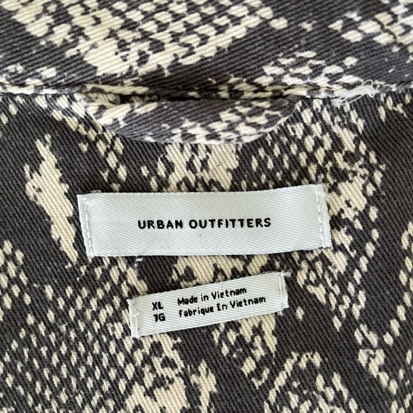 Men’s Urban Outfitters Snakeskin Pattern Jacket XL - Picture 4 of 4